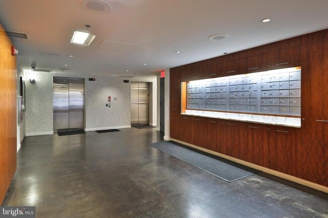 Building Photo - 1352 South St
