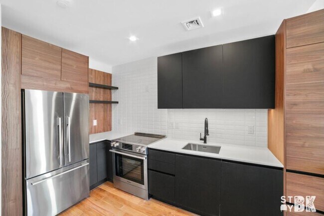 Foto del edificio - 2 bedroom in BROOKLYN NY 11205