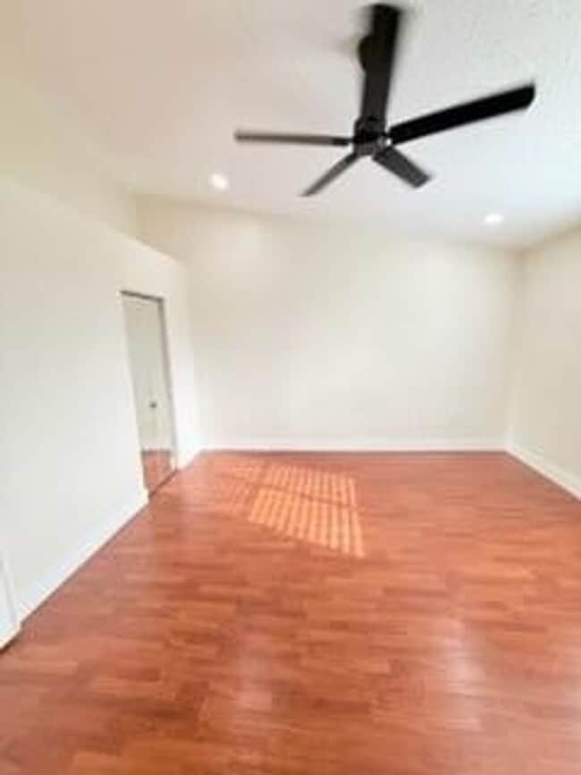 Building Photo - 2400 NW 98th Ln