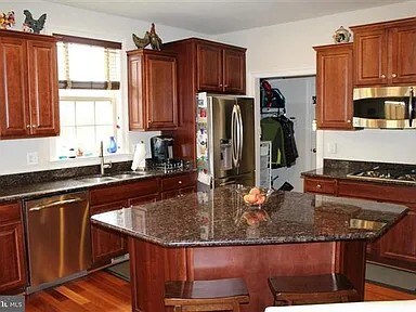 Foto del edificio - 3037 Moore Ln