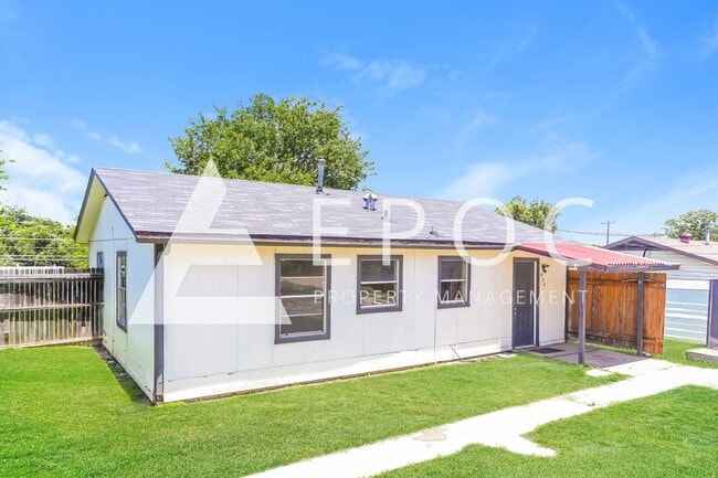 Building Photo - 904 Florence Rd