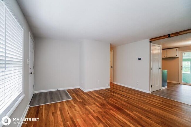 Building Photo - 1460 N Chelmsford Sq, COLUMBUS, OH 43229