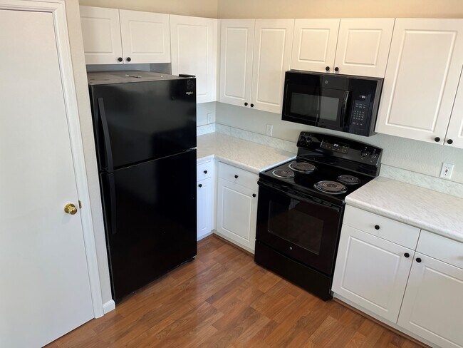 INTERIOR COMPLETO PINTADO - 9688 Harris Cir