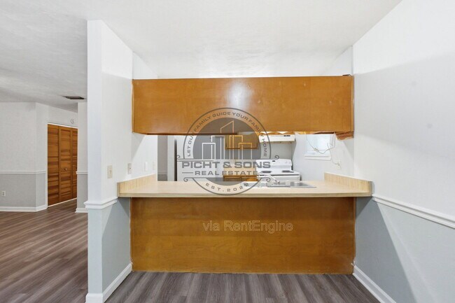 Building Photo - 1818 Sylvan Ct