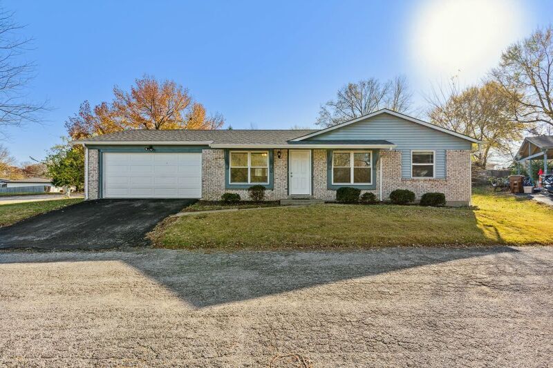 Primary Photo - 32 Orchard Hills Dr