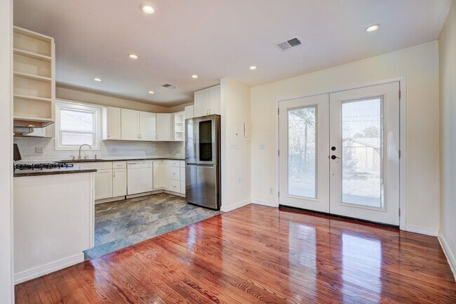 Foto del edificio - Adorable remodel at Lake Hefner