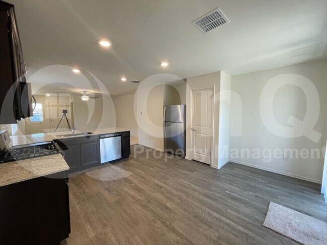 Foto del edificio - 12891 N Peony Dr