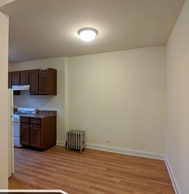 Foto del edificio - 2600 N Kimball Ave