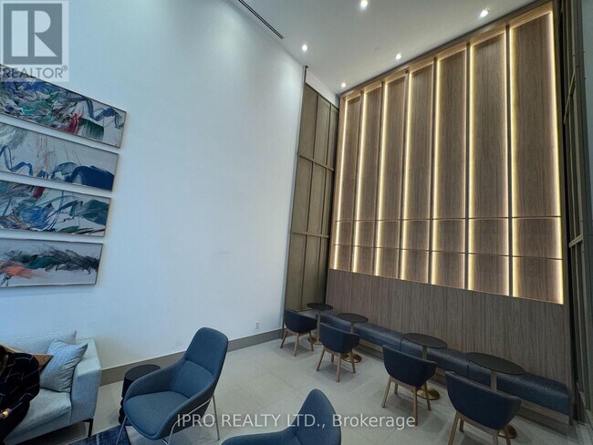 Building Photo - 430-3430 Square One Dr