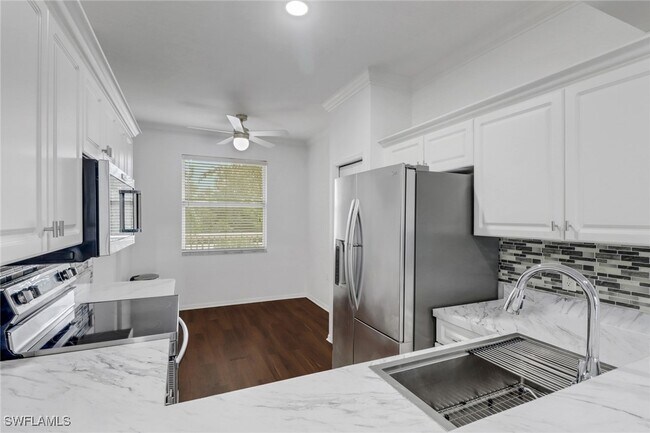 Foto del edificio - 8550 Kingbird Loop