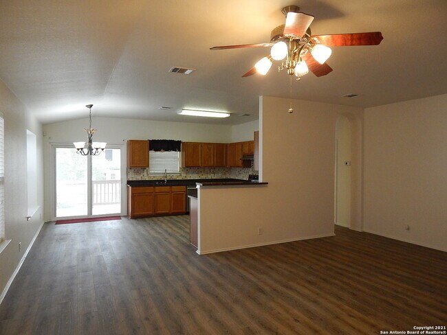 Building Photo - 559 Granite Cliff