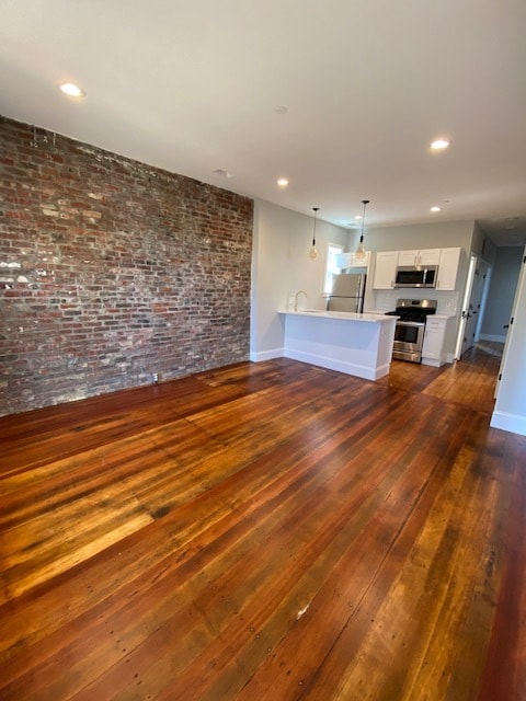 Building Photo - 492 Sumner St