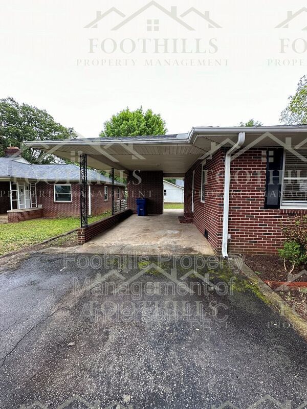 Building Photo - 2902 Edgewood Ave