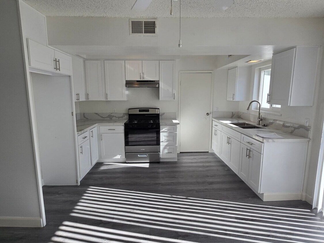 Primary Photo - Townhouse style Condo in Anaheim