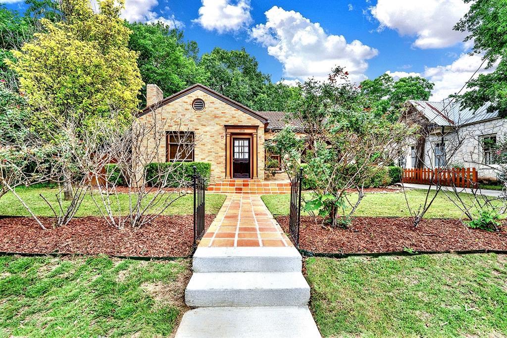 Foto principal - 608 W Hopkins St