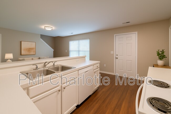 Foto del edificio - 1525 Crandon Dr
