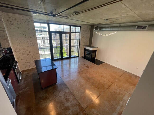Building Photo - Sleek and Sophisticated: Upscale 1-Bdrm/2b...