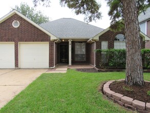 Building Photo - 10139 Cedaredge Dr