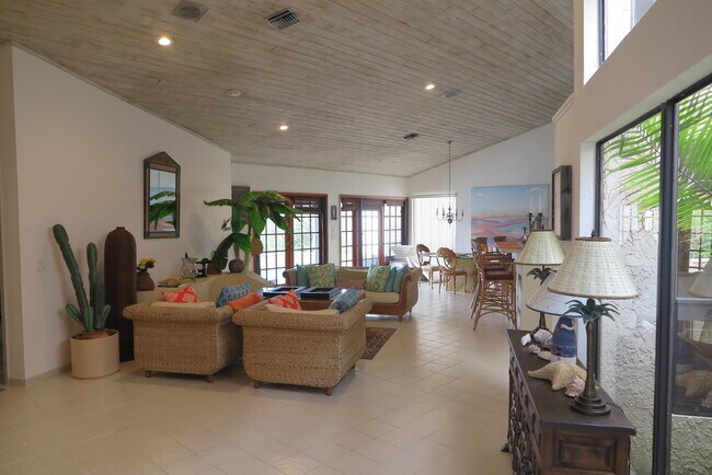 Building Photo - 22519 Esplanada Cir