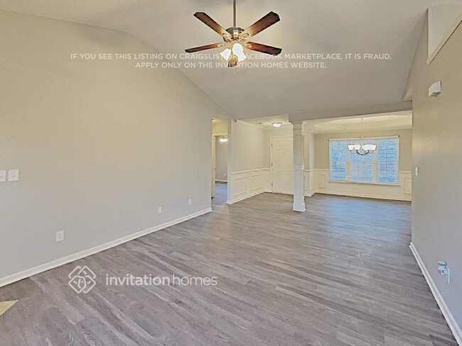 Foto del edificio - 16123 Greybriar Forest Ln