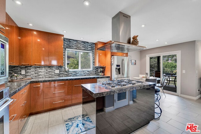 Foto del edificio - 13563 Contour Dr