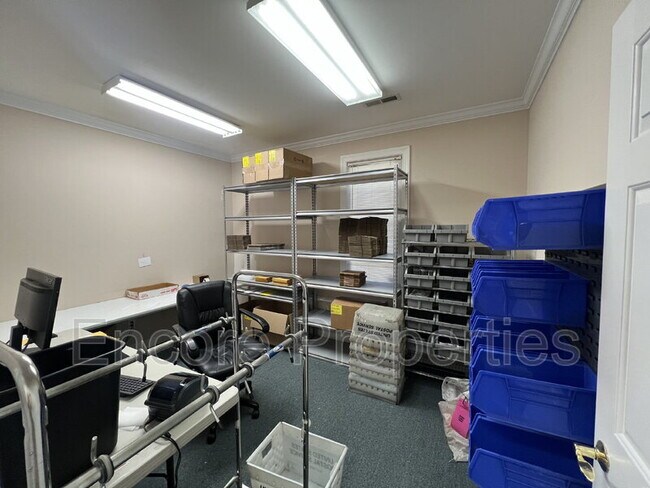 Foto del edificio - 1330 SE Maynard Rd