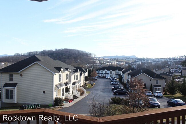Foto del edificio - 3 br, 2.5 bath House - 876 Camelot Lane