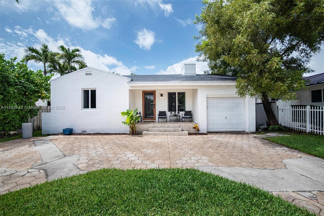 Primary Photo - 2350 SW 24th Ter
