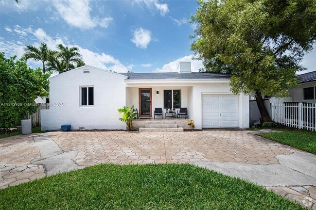 Building Photo - 2350 SW 24th Ter