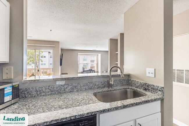 Foto del edificio - 300 Long Shoals Rd