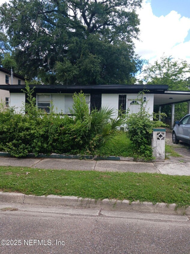 Primary Photo - 1651 W 34th St