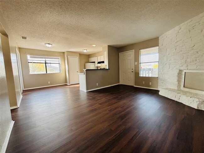 Building Photo - 10309 Brownie Dr