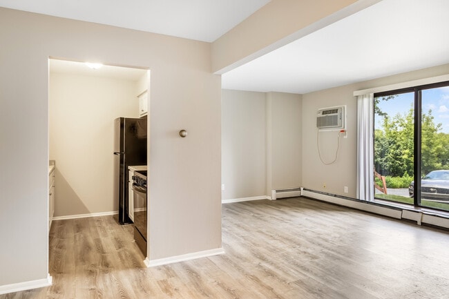 Building Photo - 1700 Elder St