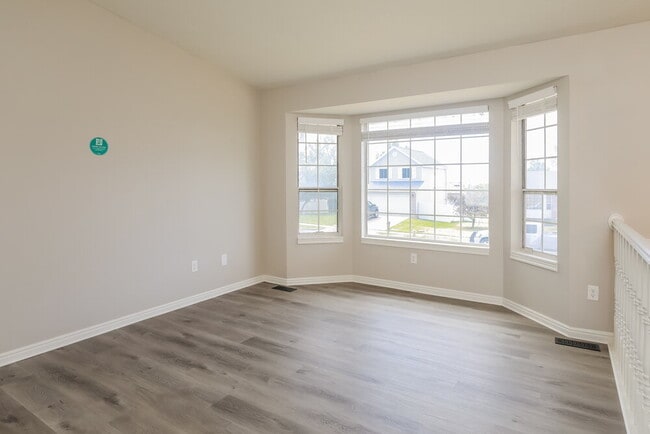 Building Photo - 1157 E 2450 N