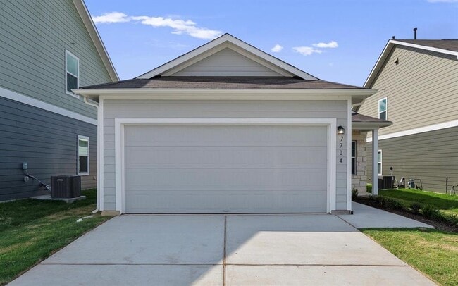 Building Photo - 7704 Poppy Petal Dr