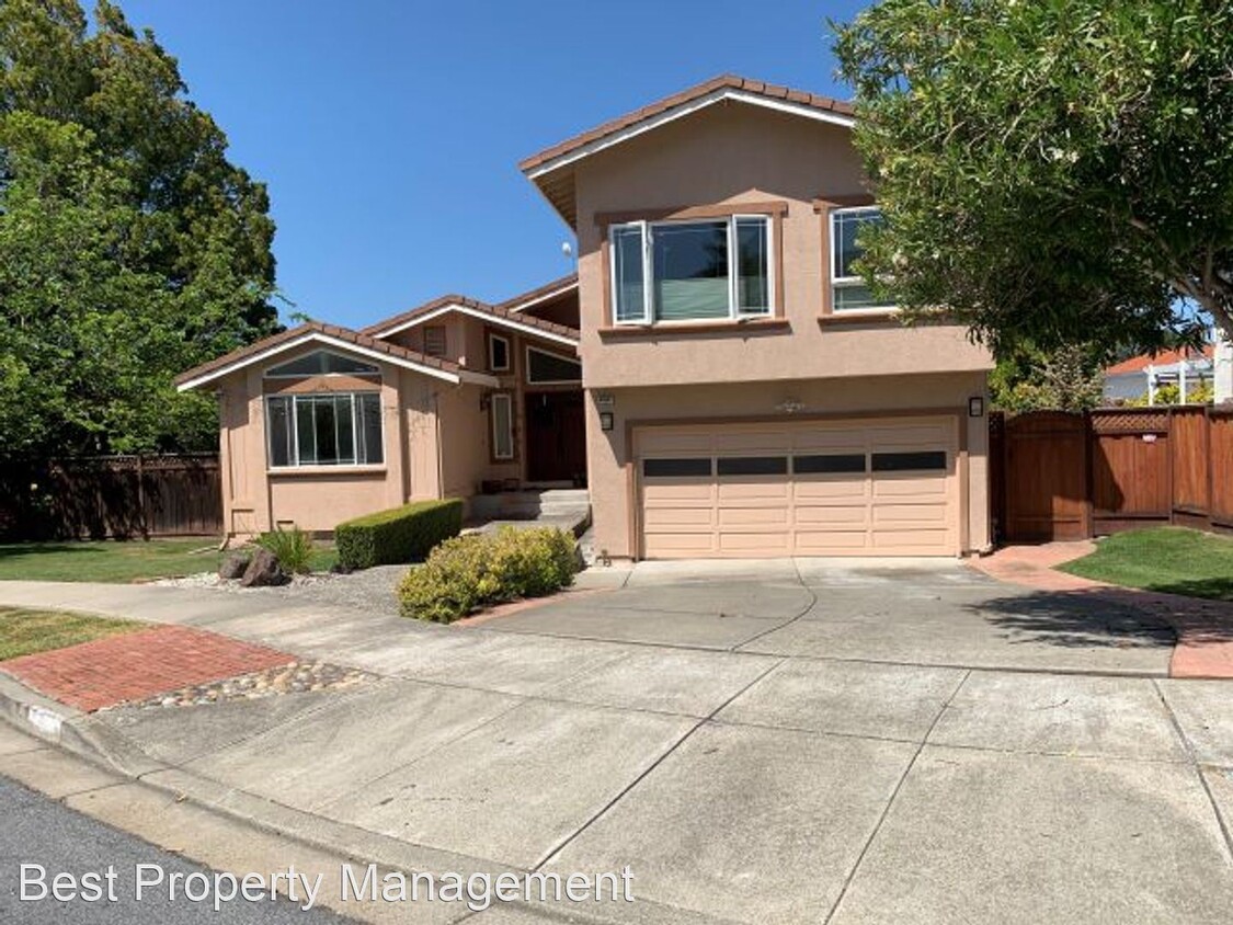 Primary Photo - 5 br, 3 bath House - 44945 Washo Ct.