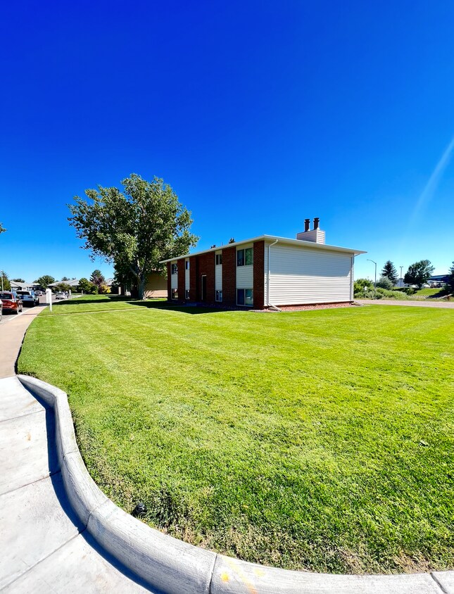 Primary Photo - 4981 King Arthur Way