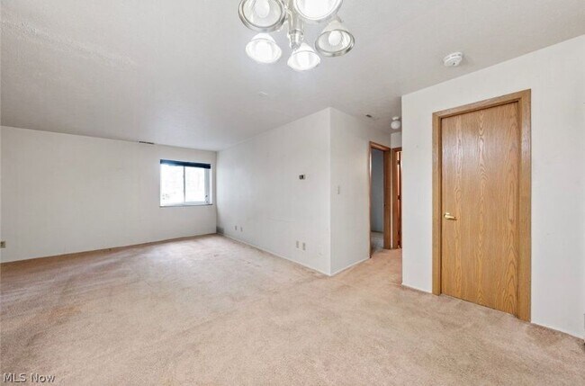 Foto del edificio - 25735 Lorain Rd