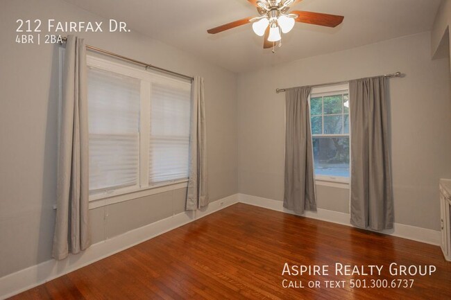 Building Photo - 4 bedroom adorable Hillcrest Home