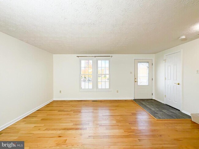 Foto del edificio - 15511 Norwegian Ct