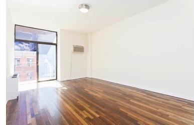 Foto del edificio - 85 E 10th St