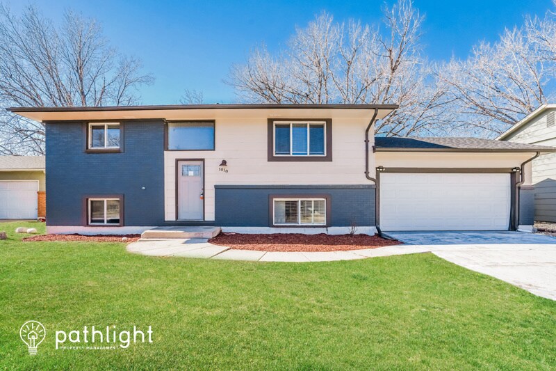 Foto principal - 1018 Fosdick Drive, Colorado Springs, CO, ...