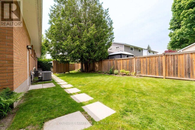 Building Photo - 344 Woodlea Ave