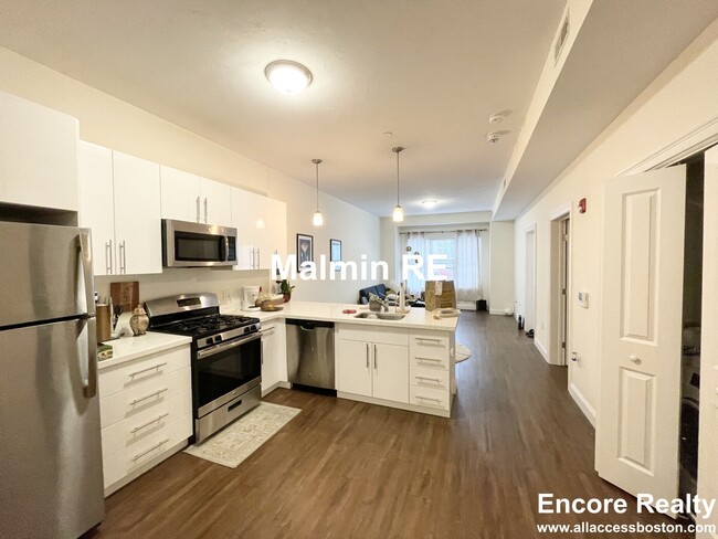 Building Photo - 75 Amory St