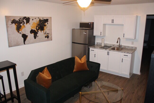 living area/kitchen - 147 Holmes Dl
