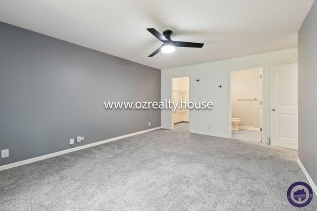 Building Photo - 5537 Willowood Ct