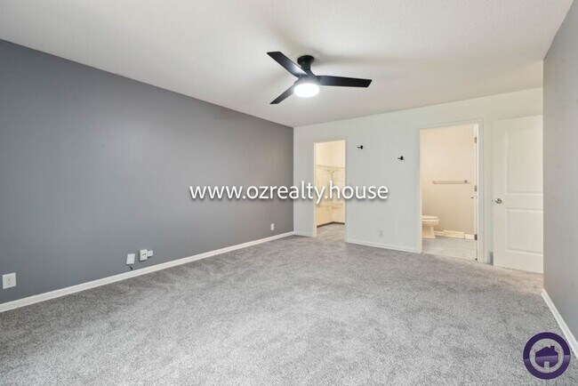 Foto del edificio - 5537 Willowood Ct