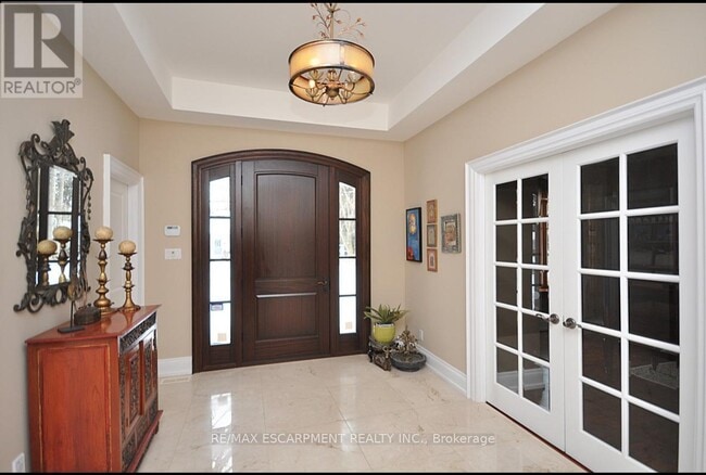 Building Photo - 225 Forestwood Dr