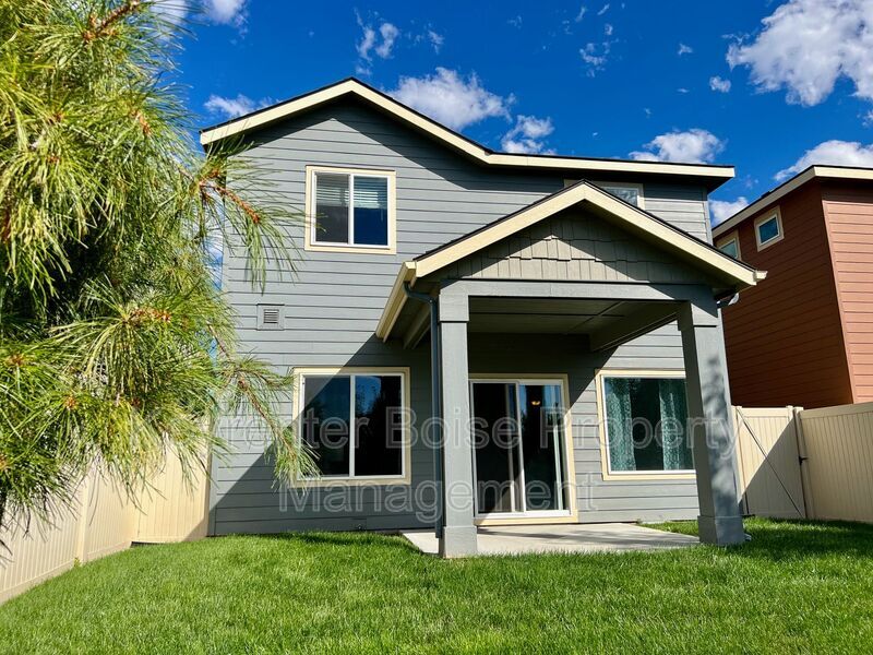 Primary Photo - 9177 W Tillamook Dr