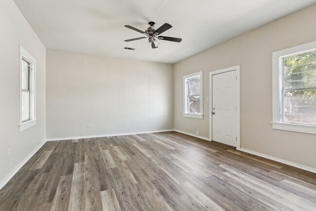 Foto del edificio - 4200-4202 5th St